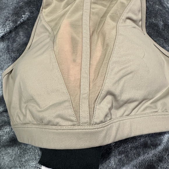 ALO Yoga Tan Sports Bra - Picture 11 of 11